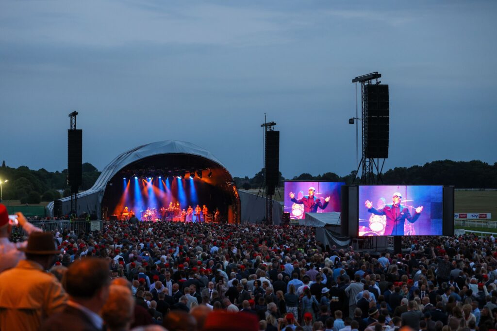 York Racecourse / Madness