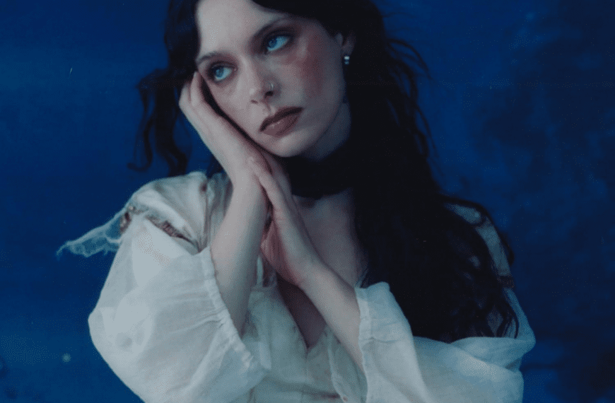 Cruel World Review - Holly Humberstone – Album Review