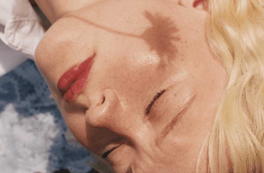 Florescence Review – Maisie Peters – Album Review